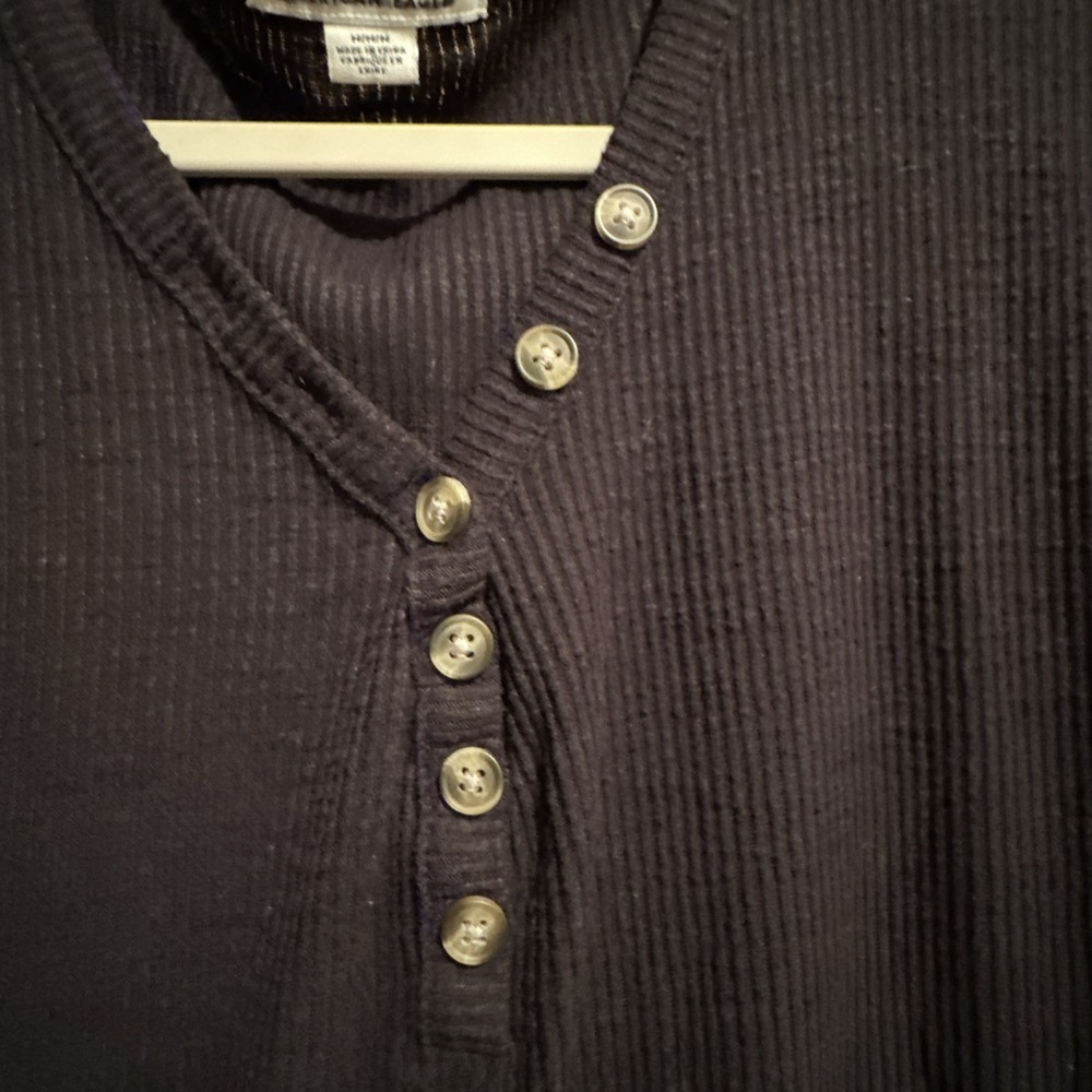 American Eagle Women's Medium Black Solid Knit V-Neck Button Henley Shift Dress - Picture 3 of 7
